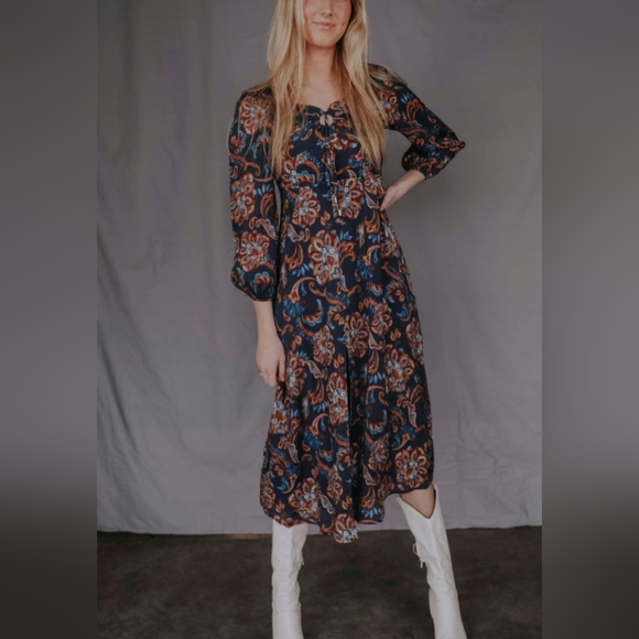 NWT - MinkPink Dress - xs -sz 2 / A cup - Picture 6 of 8